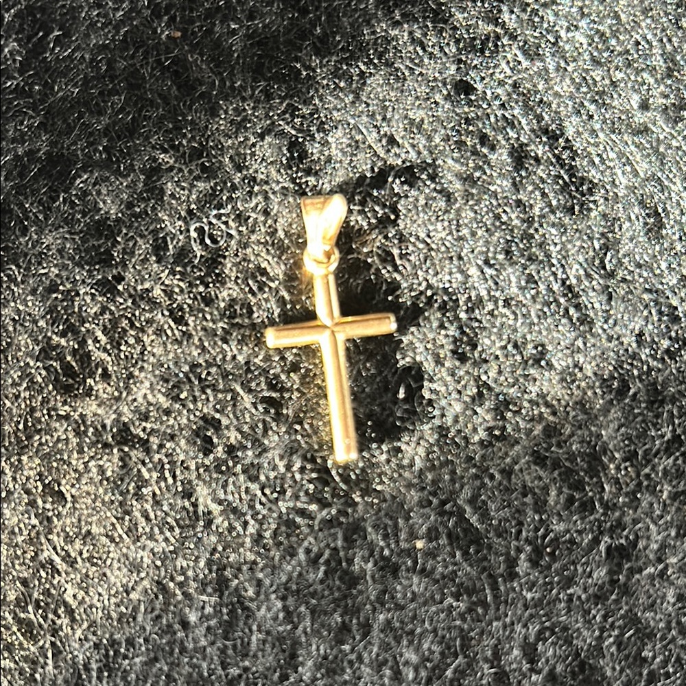 Elegant Gold Cross Pendant - 14K Gold (585)